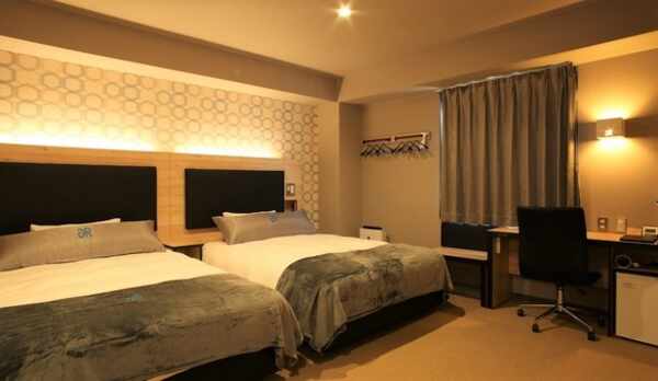 【4〜6F】ツインルーム（25㎡／ダブルベッド140CM&times;2台）