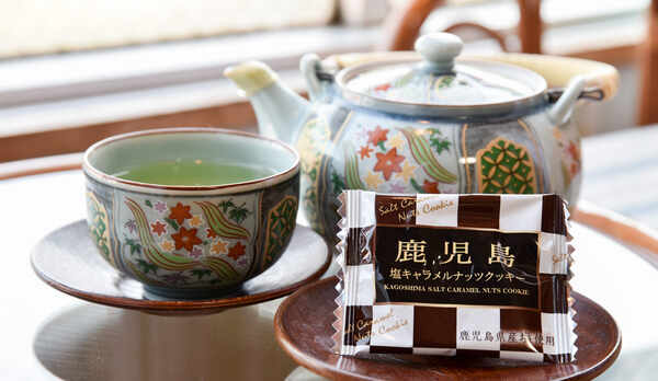 *【お茶菓子】お部屋に着いたら美味しいお茶と鹿児島銘菓でほっと一服♪