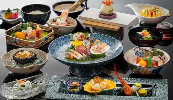 料理全体の流れやバランスを愉しめる様趣向を凝らして構成した会席料理。相性の良いお酒も豊富にご用意。