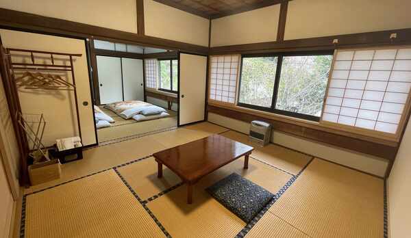 【和室２間】気持ちのいい宿坊の朝を迎える和室−16畳