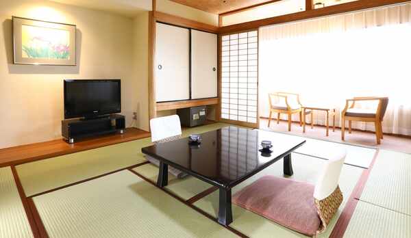 本館和室イメージ　どうぞごゆっくりお寛ぎ下さいませ