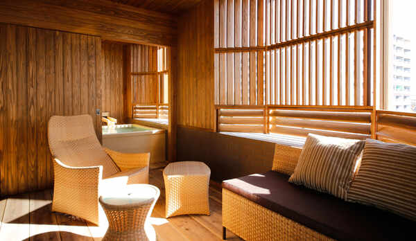 【特別フロア】 専有露天風呂付客室 TypeB（諭鶴羽山側） （一例）