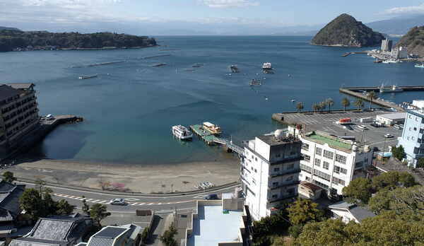 三津浜海水浴場目の前の好立地
