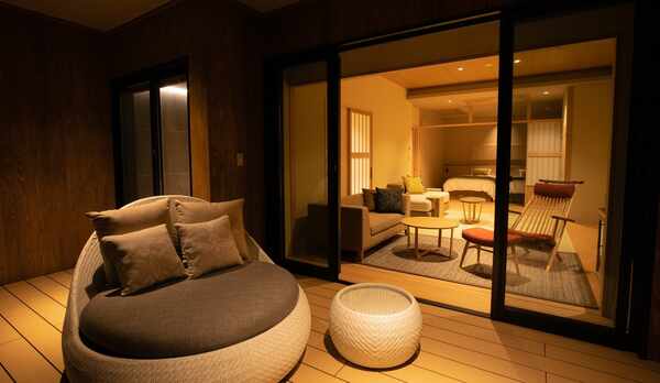 プレミアムフロア　プレミアムルーム（テラス＆多機能シャワー・バス付）