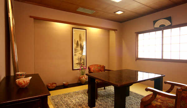 のんびりとお寛ぎ頂けます和室のお部屋。ご旅行での疲れを存分に癒して下さい。部屋一例