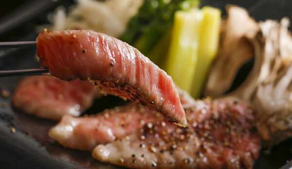 Ａ５飛騨牛（瓦焼き）