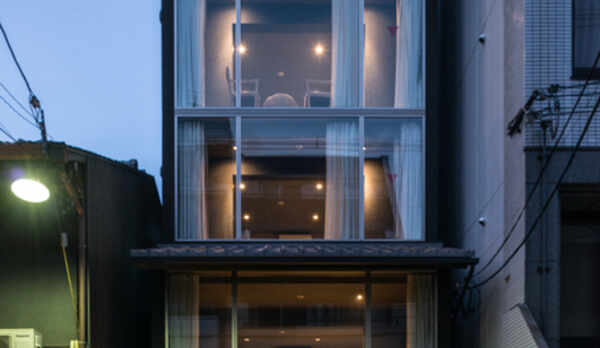 2019年6月にオープンした、地下鉄の五条駅から徒歩5分の便利な場所に位置しています。