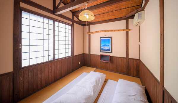 半露天風呂付きメゾネット『山なみ』