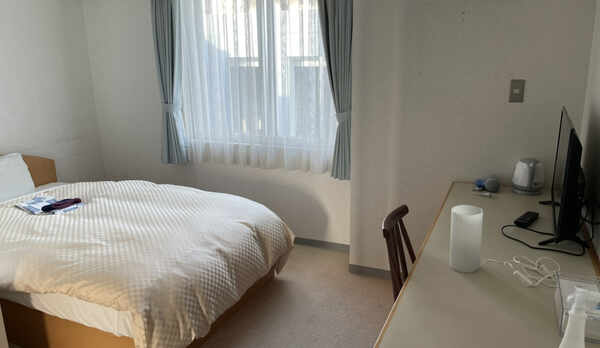 【シングルルーム】広さ16平米、全4タイプのシングルルームがございます。全室wifi完備です。