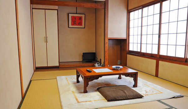 【和室6畳】和のテイストに溢れた2名様までご利用できる鍵付きの客室です。