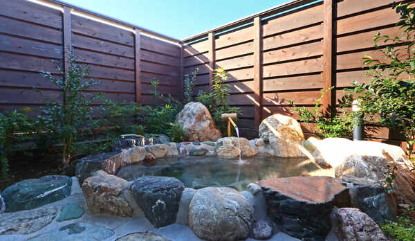 別棟貸切風呂川天（露天）