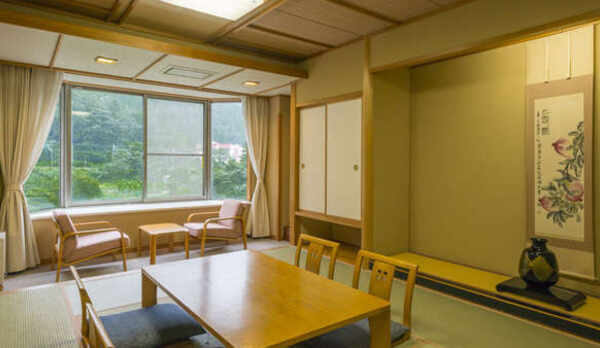  【利根川を望む和室10畳】