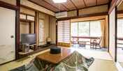 *【和室12畳】冬にはお部屋にこたつをご用意しております。