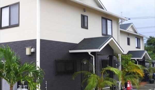  １棟外観。4LDK108平米。8名様まで宿泊可能です。