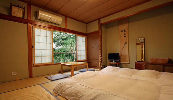 【客室一例-8畳①-】