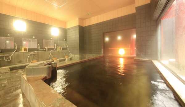 【大浴場】源泉かけ流しが自慢の“美人の湯"