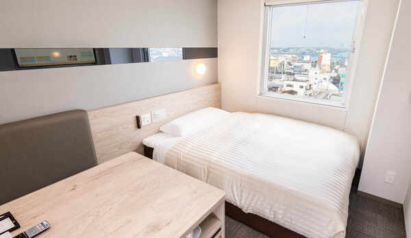 眠りを追及した150cm幅のワイドベッドと適度な硬さのマットでぐっすり