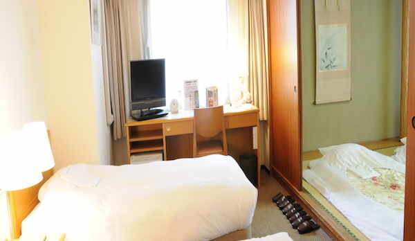 和洋室は広々30平米ございます♪6名様までご宿泊可能！