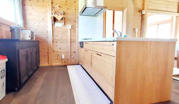 ・対面式のアイランドキッチン、調理も楽々！