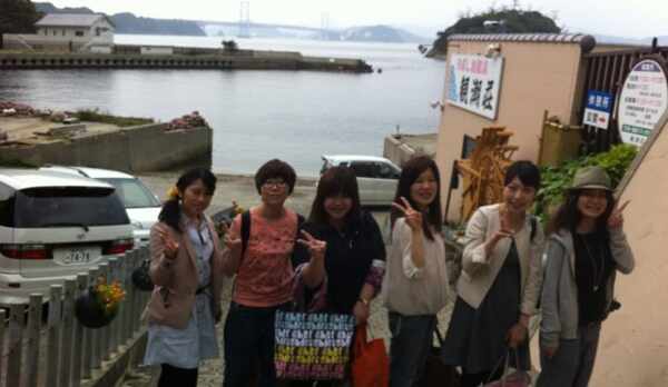 宿の前からは鳴門大橋が一望！