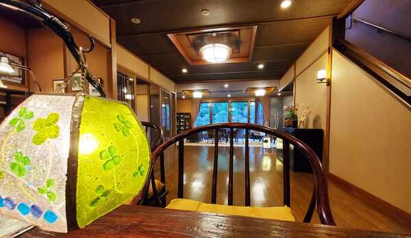 どこか懐かしい趣ある館内　