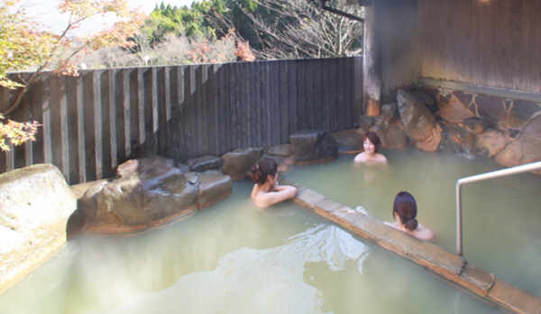 【大浴場】女湯　開放感あふれる露天風呂