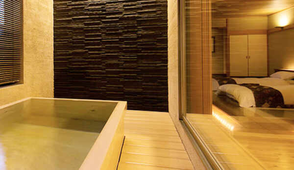 【露付スイート／和み〜nagomi〜】白馬の自然と湯をめぐる贅沢な空間です。