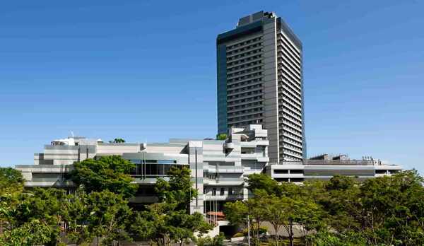 ホテル外観　昼