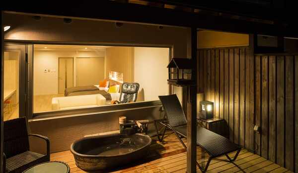 露天風呂付き客室（陶器）