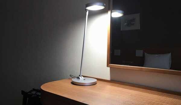 デスクスタンド