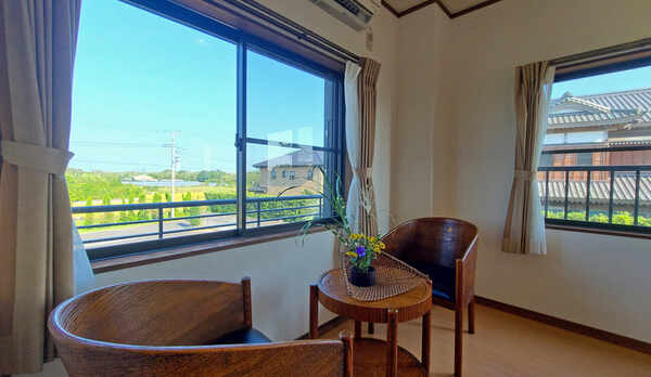 ＃山側　和室と洋室の２部屋になっており、とても広々くつろぐことができます
