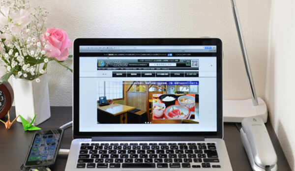 *お部屋でインターネット利用ＯＫ！有線・無線LANによる高速通信が無料です。