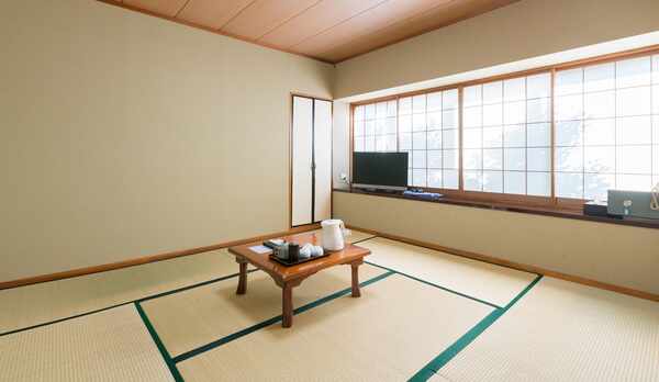*【客室一例／和室】ゆったりとした和室で足を伸ばしてのんびりと。