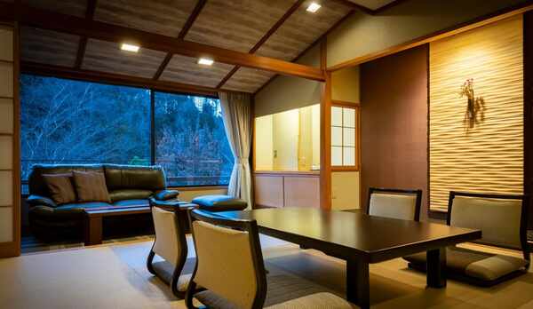 万葉館の和モダン客室。