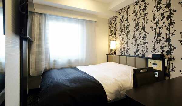 ダブル【全室禁煙】（広さ11㎡/ベッド幅140cm）