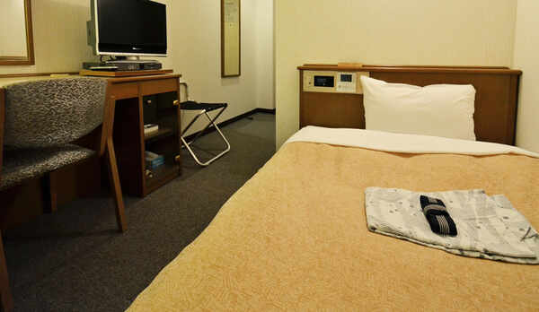  【シングルルーム】広さ:14㎡　インターネット無線LAN接続無料