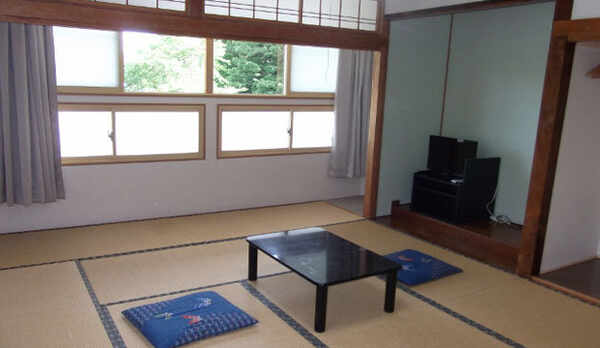 客室畳１０畳一例