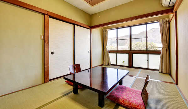 *和室6畳/カップルやご夫婦でご利用いただくのに最適。ごゆっくりとお寛ぎ下さい。