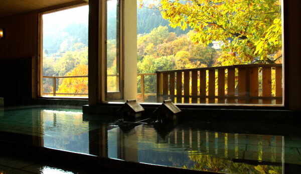 女性大浴場　秋