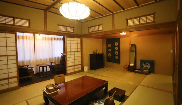 和室8＋4帖　白糸の間　3階（バス・トイレ付）【麻釜通り側】