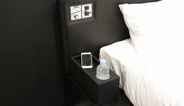 【客室備品】保冷・保温が可能なドリンクホルダーです