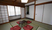 和室シャワー、トイレ完備