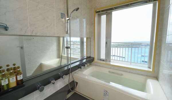 スイート　バスルーム