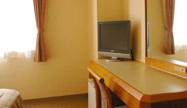 ディスク♪　高画質液晶テレビ完備♪　デスクもゆったり♪