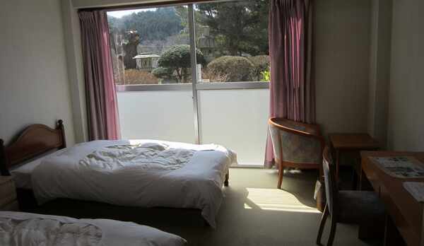 ホテル洋室１F②