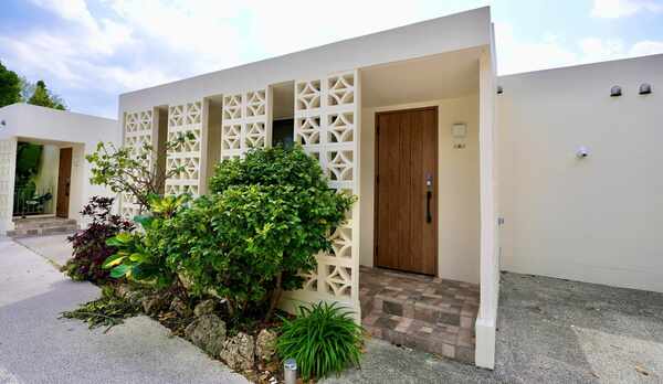 *【客室外観（A棟）】まるで別荘に来たかのようなプライベート感満載な建物です。