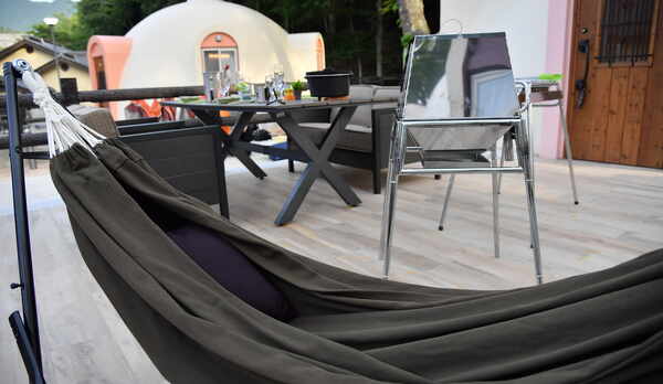 デッキでハンモック