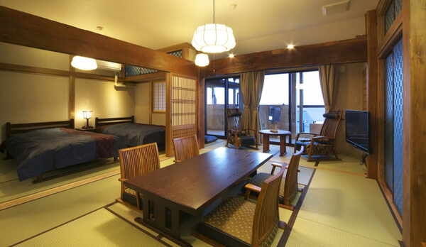 【本館 古民家 あじさい】1階 ベッド付 9畳和室 個室露天風呂付