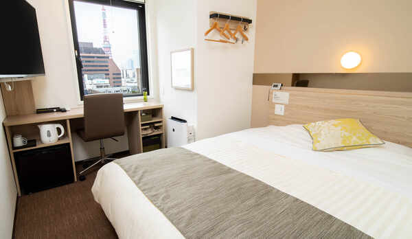  150cm幅のダブルサイズのワイドベッドでぐっすり休める♪