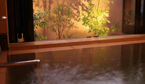 和洋室【たちばな】お庭が眺められる内風呂